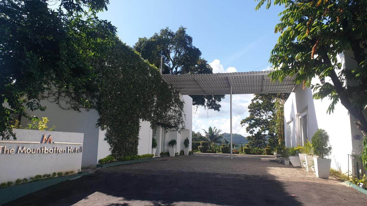 The Mountbatten Hotel Канди Екстериор снимка